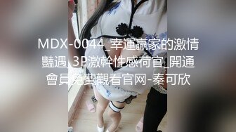 六月最新流出厕拍牛人潜入保利广场电影隔板女厕偷拍几个气质美女嘘嘘