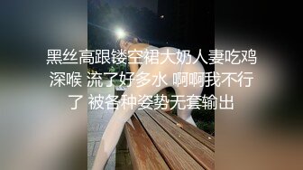 年轻人就是会玩！大学生小情侣教室偷尝禁果，跪着给男友口交