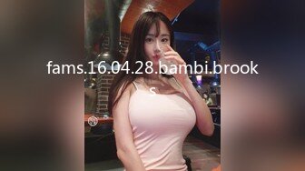 【新片速遞 】 新婚夫妻甜美直播，特写大号蝴蝶粉逼，卖力口硬，女上位无套啪啪，后入，传教士抱着屁股狠狠打桩 侧入内射特写