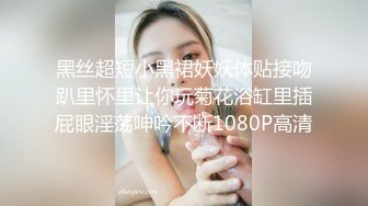 主题酒店大学生小情侣开房，多次光顾被偷拍，貌似妹子还是处女，摸摸搞搞就是不给操，小伙急的隔着内裤磨蹭，只能掏出奶子揉捏