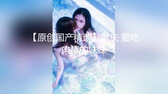 【爱涩梨】新流出良家人妻漂亮小少妇，粉嫩白皙，家中约炮，白虎粉穴，床上床下两个人，反差感极强！