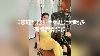 清纯小妹全程露脸伺候小哥的大鸡巴，用鸡巴敲奶子深喉主动上位抽插浪叫呻吟，让小哥揉奶子拍着屁股后入爆草