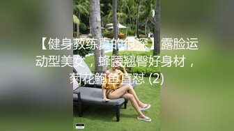 时尚性感鸭舌帽小姐姐短裙白色风衣看了就想搞脱光光