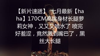 风骚御姐小少妇伺候大哥啪啪，激情上位让大哥玩着奶子爆草抽插，表情好骚，接着电话被干，精彩刺激快干哭了