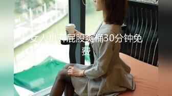 友人の家に游びに行ったら何故か友人が出挂けちゃって家にはぼくと友人のお母さんの二人きりに…実は前からおばさんの事が好きだったぼくの事を知ってか知らずか「おばさんとエッチしたいんでしょ？」とぼくの事を诱惑する。我慢の限界を超えてしまったぼくは、おばさん