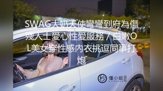 高颜值露脸大奶熟女，屁股很俏身材保养得还不错，啥活都会道具搅拌骚逼水还不少，叫起来很骚就差哥哥们的几把干了!