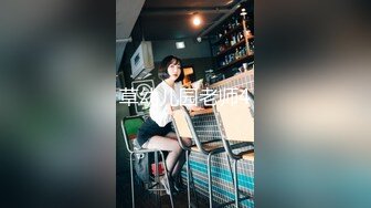 剧情演绎母女互亲，全程露脸三个女人发骚，各种骚浪动作展示听狼友指挥，吃奶舔逼抠穴，淫声荡语不断好刺激