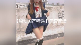 长相甜美黑靴JK装萌妹子 坐在身上调调情 蹲着翘起屁股后入猛操