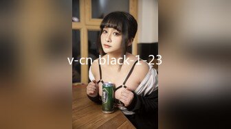 【新片速遞】居家韵味美少妇露脸自慰特写骚穴微动细节，不停的掰穴，拨拉粉红阴唇