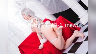 [2DF2]极佳一线天肥逼美女，洗完澡再穿上衣服黑丝，翘臀肥逼舔屌摸逼，抬起双腿侧入抽插猛操  [BT种子]